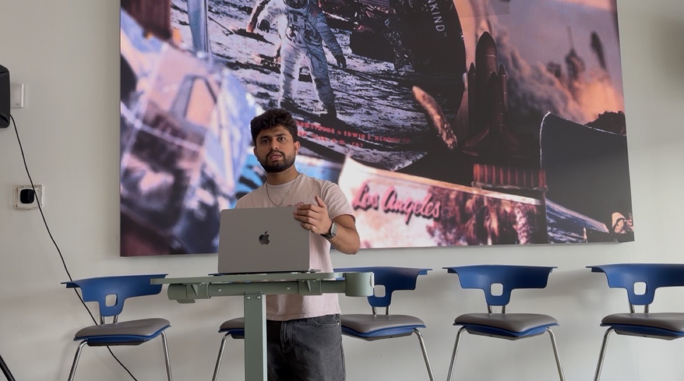 Presenting Yantra at the AI Tinkerers Agents Everywhere hackathon in Miami.